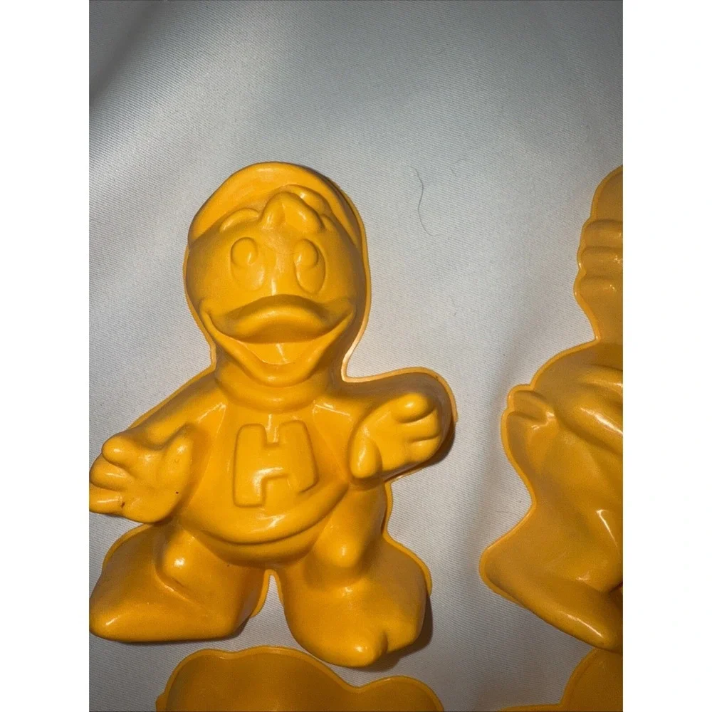 Disney Duck‎ Tales Jello Mold 1989 Yellow Set of 4 Promotional Gelatin vintage